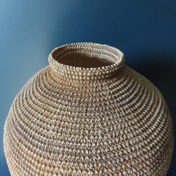 Bol Vaas met Aardse Tinten en Ribbel Design - Afbeelding 2