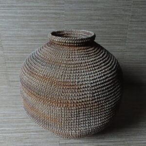 Bol Vaas met Aardse Tinten en Ribbel Design